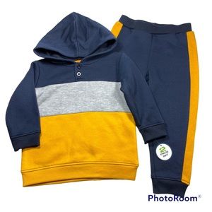 NWT color block fleece hoodie with matching fleece jogger